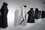 VOLIÉRA No. 1, výstavní prostor Respirium v Uměleckoprůmyslovém muzeu MG seznámí návštěvníky s podobami oděvní siluety v současné české módní tvorbě