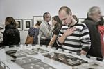 Návštěvníci vernisáže výstavy Jaromír Funke - mezi konstrukcí a emocí